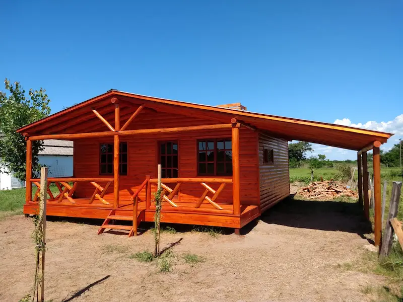 Cabaña tradicional 36 m² — detalle de fachada